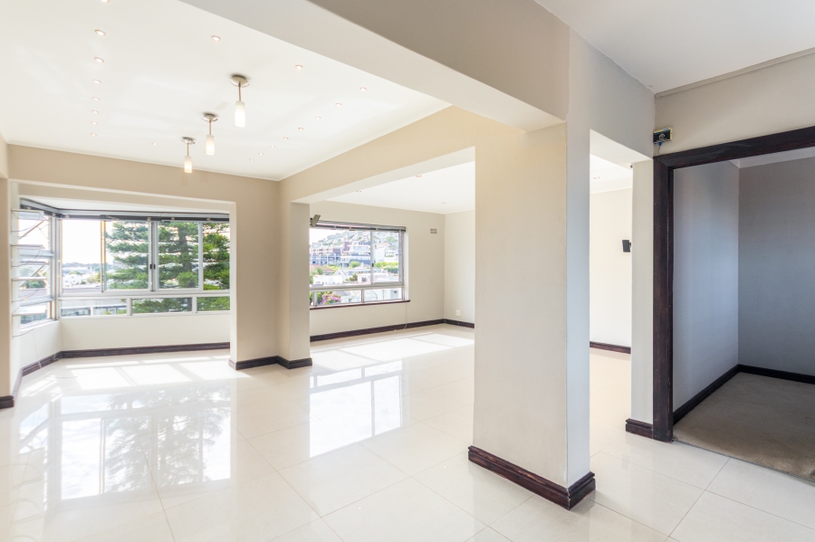 2 Bedroom Property for Sale in Green Point Western Cape